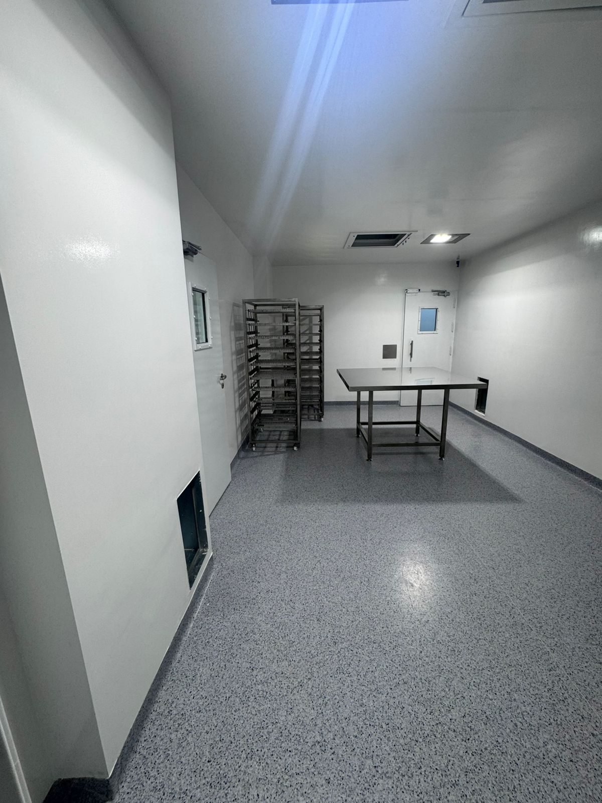 Sala blanca instalación industria farmacéutica