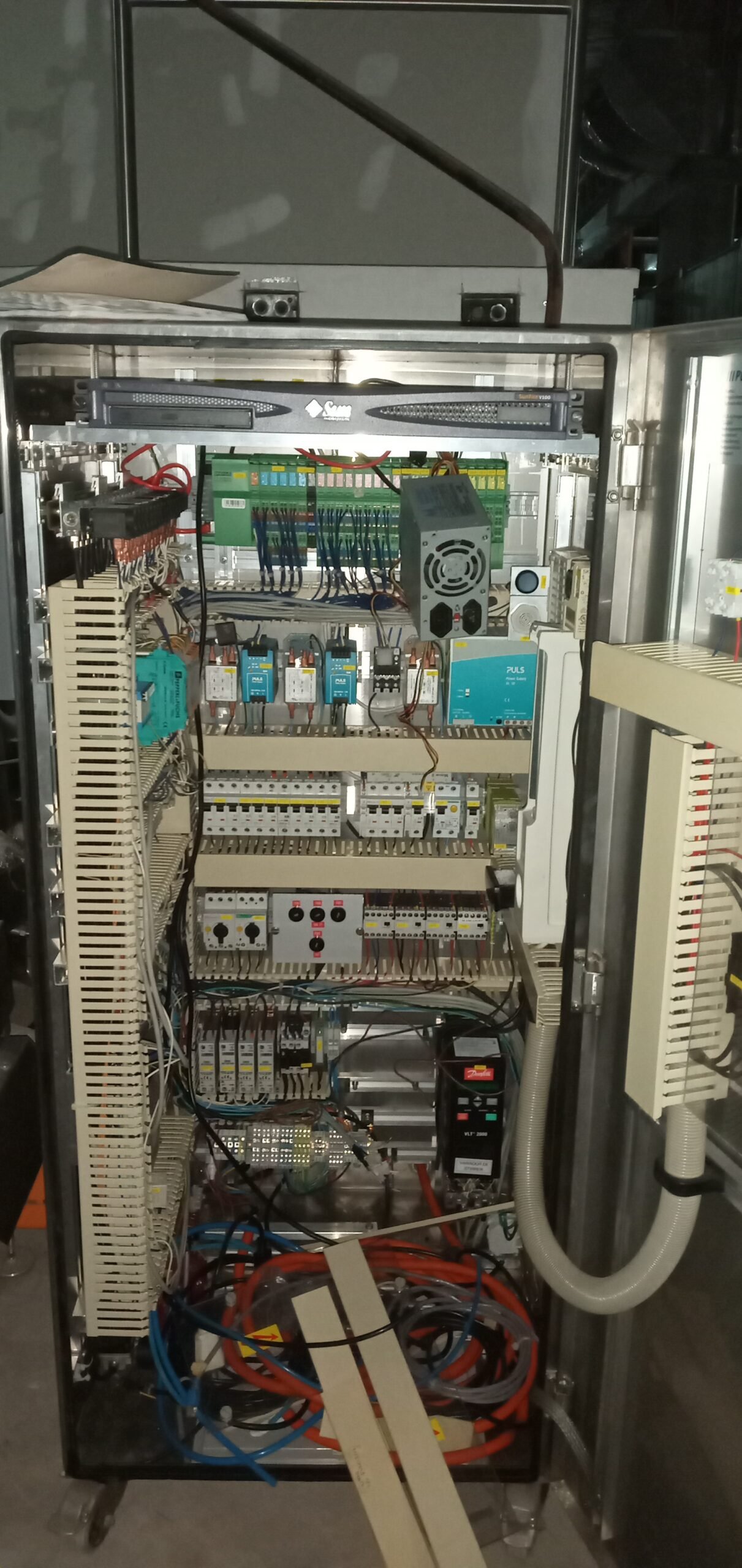 Tablero eléctrico antes del retrofit